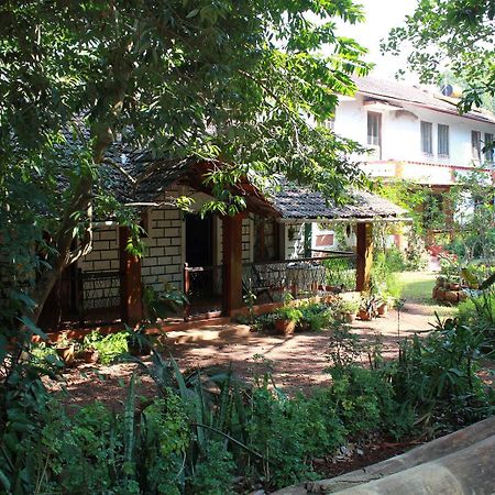 Cancio'S House Hotel Aldona Екстериор снимка