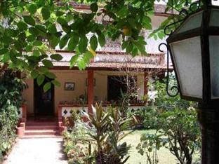 Cancio'S House Hotel Aldona Екстериор снимка