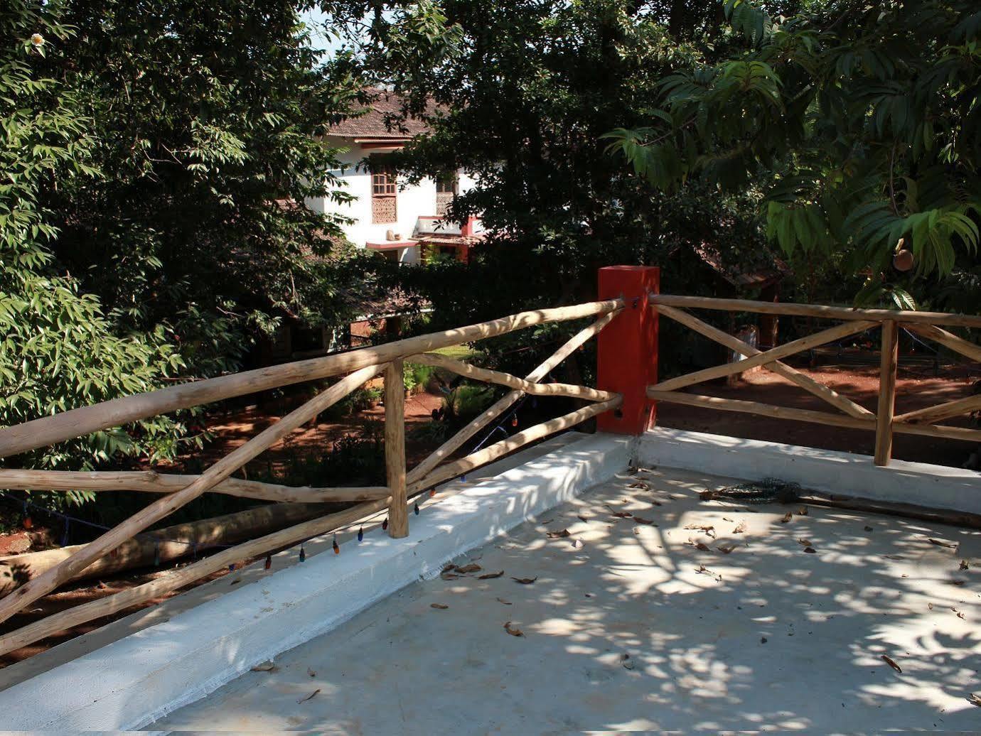 Cancio'S House Hotel Aldona Екстериор снимка